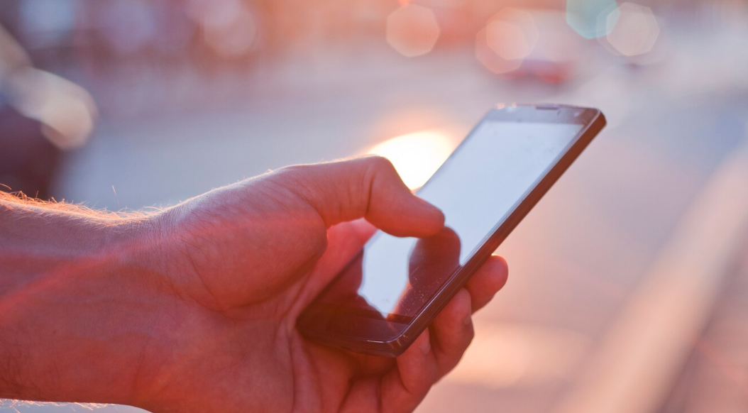 Embasa alerta sobre golpe aplicado via chamadas de vídeo no WhatsApp