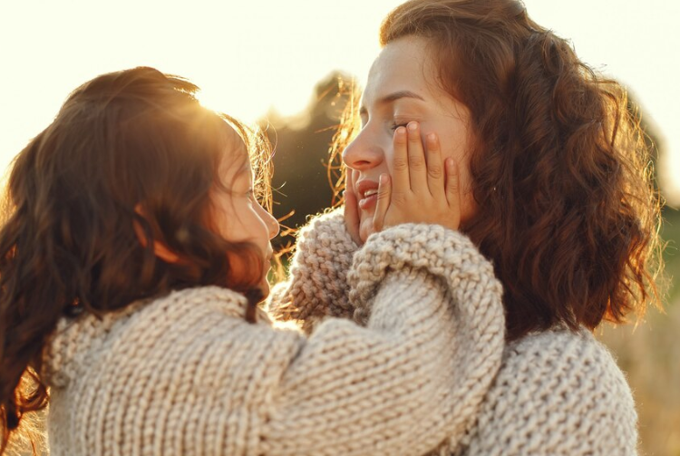 Mães e suas "crianças interiores": o que a maternidade nos revela sobre nós mesmas