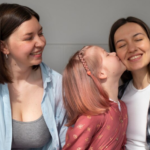 Mulheres com relacionamentos homoafetivos podem viver a maternidade através da medicina reprodutiva