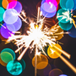 Fogos de artifício colocam em risco a vida de cães e gatos; entenda os riscos