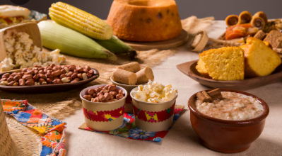 Comidas e bebidas típicas compõem a tradição do São João