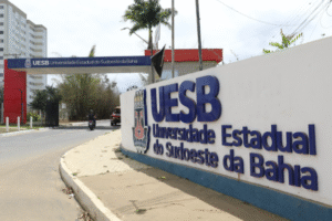 Governo paga segunda parcela de reajuste salarial para professores das universidades estaduais