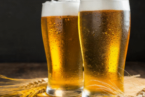 Dia da Cerveja: benefícios, riscos à saúde e mitos sobre a bebida mais popular do Brasil