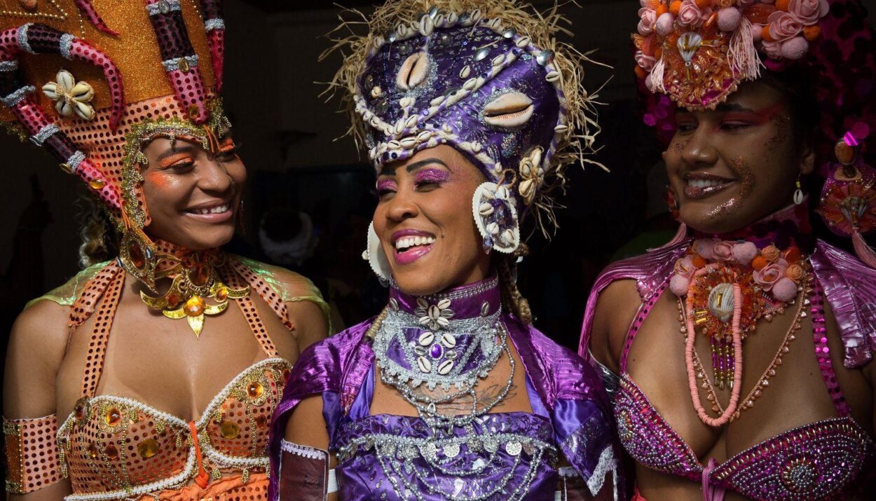 Afoxé Filhas de Gandhy lança projeto gratuito de formação social e cultural voltado para mulheres