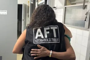 Idosa é resgatada de trabalho análogo à escravidão após 50 anos sem salário na Bahia