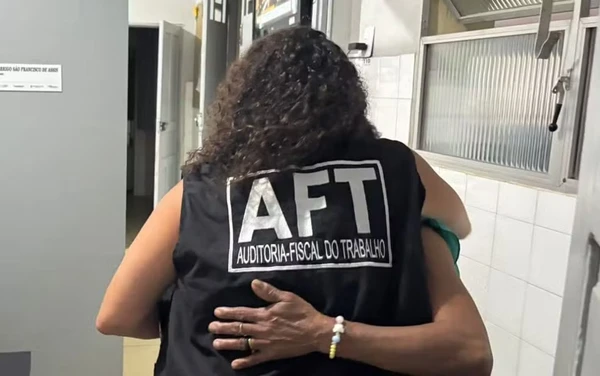 Idosa é resgatada de trabalho análogo à escravidão após 50 anos sem salário na Bahia